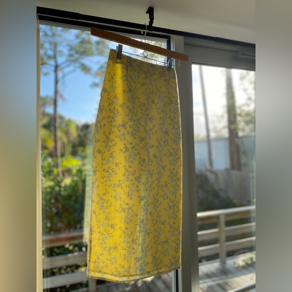 YLLW THE LABEL - HARMONY LINEN SKIRT — BUTTER TOILE Size XS - Picture 13 of 16